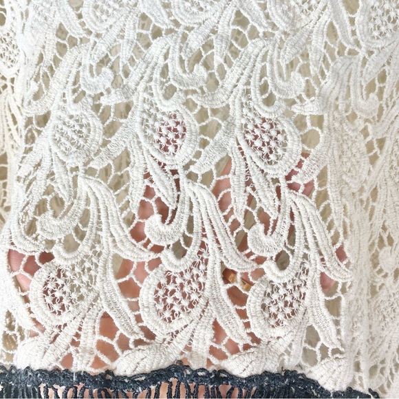 DRESS THE POPULATION BELL SLEEVE TOP - Picture 9 of 11